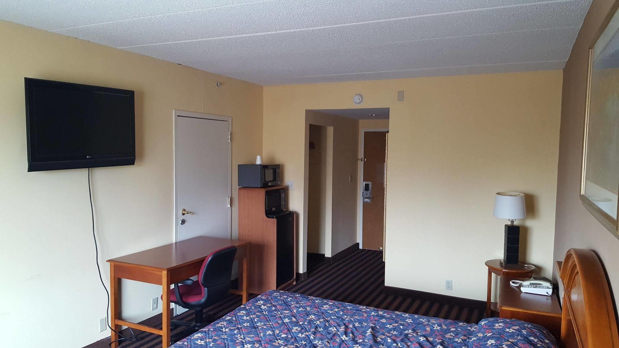 Northeast Garden Inn Лорел Экстерьер фото