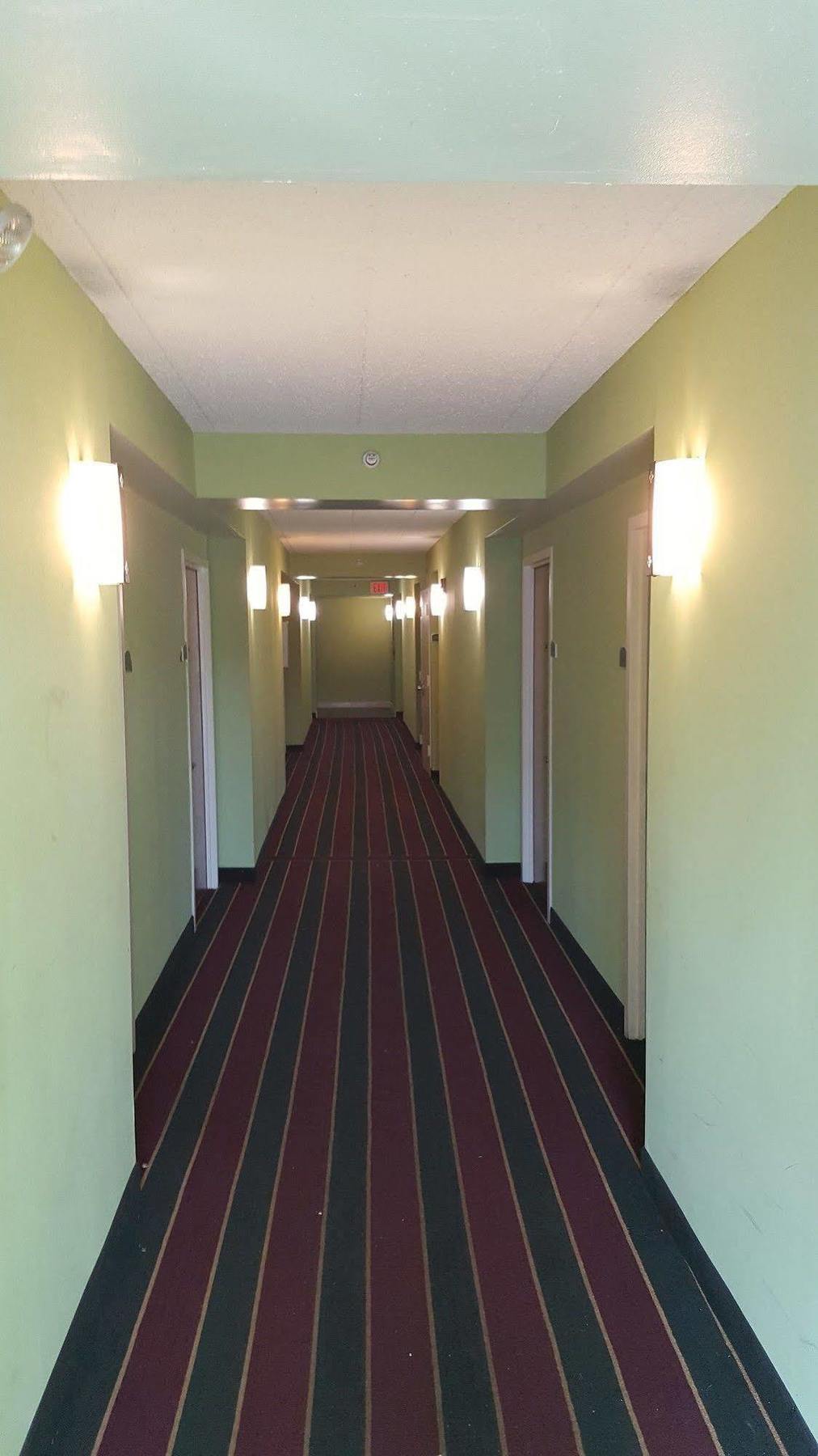 Northeast Garden Inn Лорел Экстерьер фото